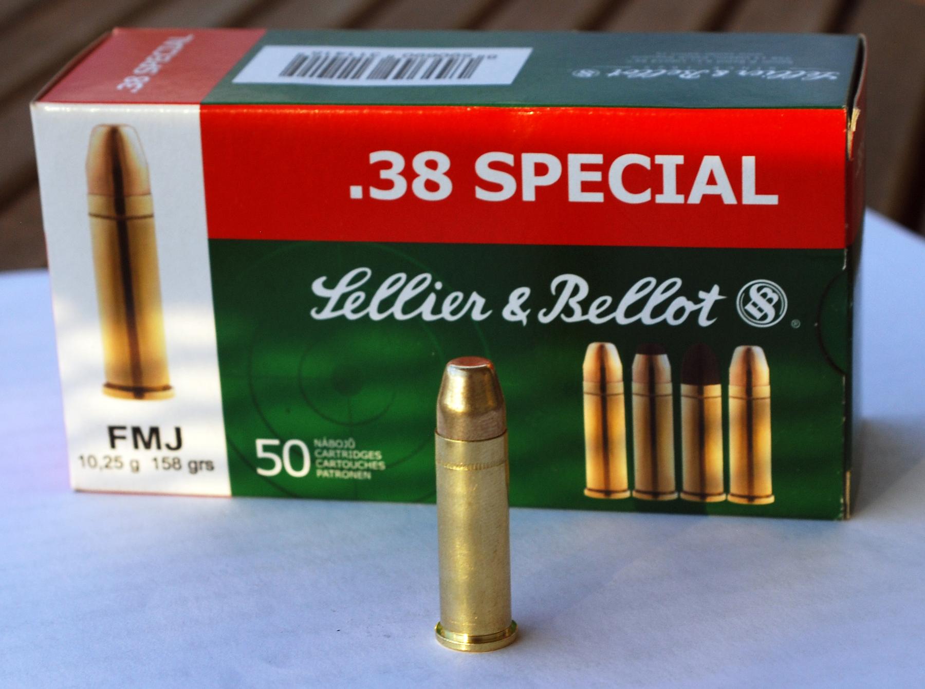 a box of bullets with a bullet and a box of bullets - File:38 special FMJ - S&B including box.jpg